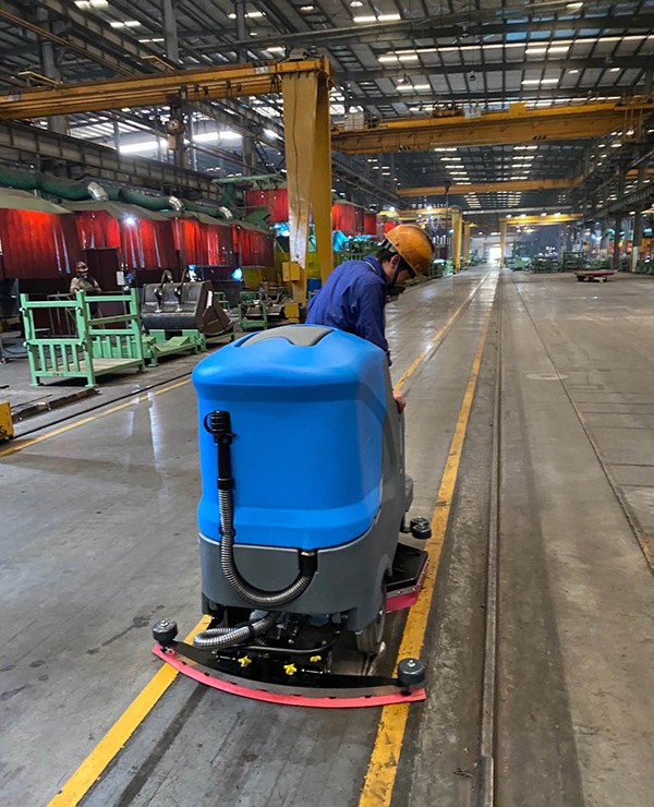 洗地機(jī)在制造加工廠清潔