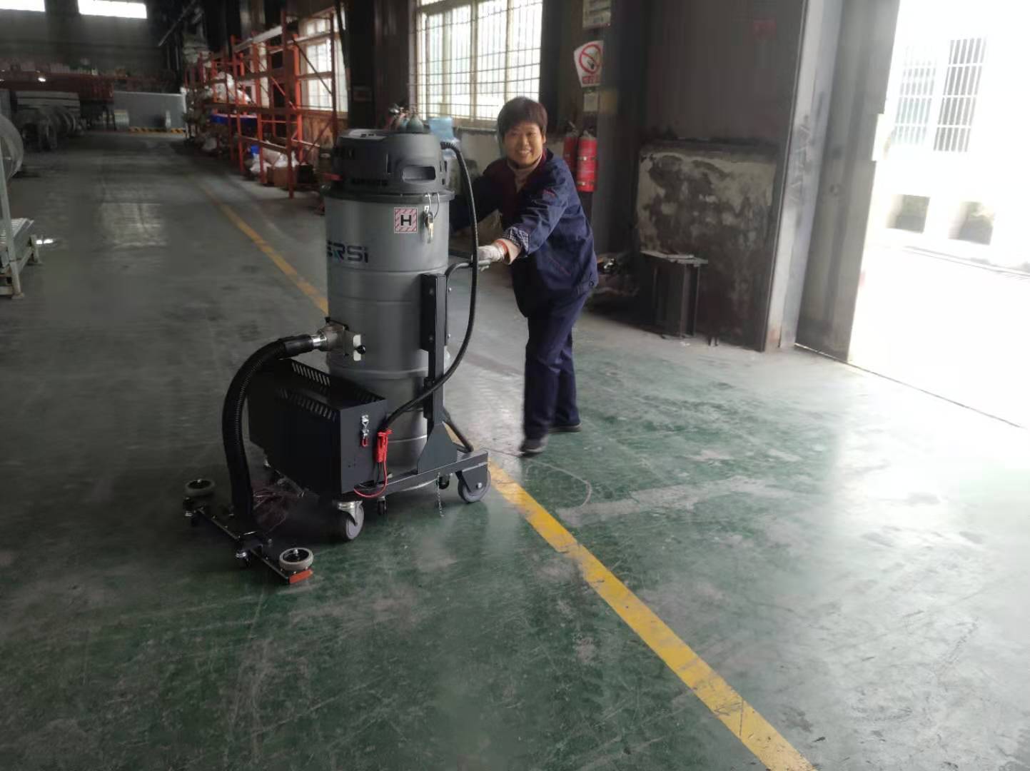 工業(yè)用防爆吸塵器使用注意