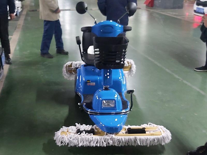 駕駛式電動塵推車的使用